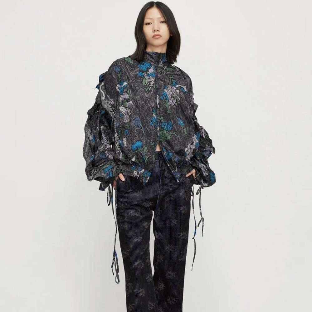 Lightweight track jacket black and blue streetwear (from JNBY)